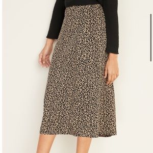 Lightweight midi skirt